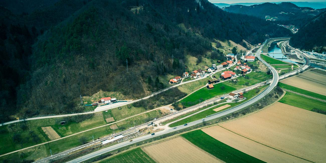 Upgrade of rail tracks of Zidani Most – Rimske Toplice and the railway station Rimske Toplice with the execution of the off.level crossing