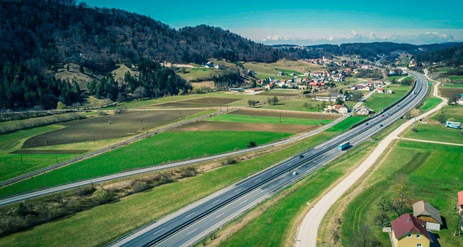 Renovation of the drive construction at the expressway sections HC Vipava – Ajdovščina and Ajdovščina – Selo