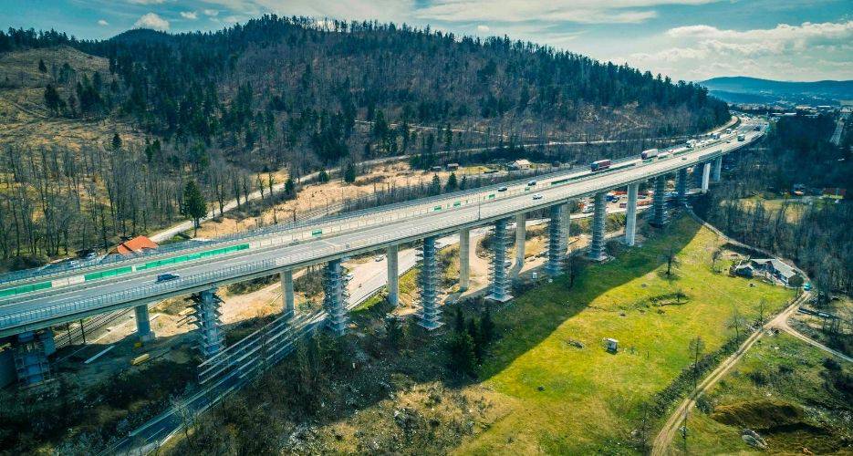 Reconstruction of the highway section Unec – Postojna with the rehabilitation of the Ravbarkomanda viaduct