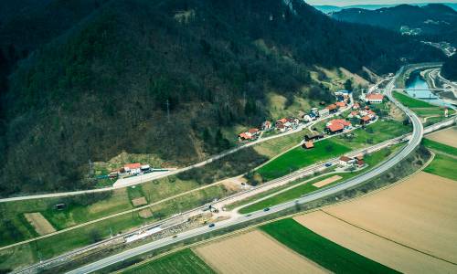 Upgrade of rail tracks of Zidani Most – Rimske Toplice and the railway station Rimske Toplice with the execution of the off.level crossing